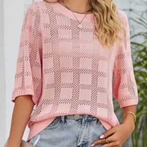 Amira - Elegante blusa con maniche a metà e dettagli traforati