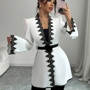 Blanche - Giacca unica con patchwork e dettagli floreali 3D