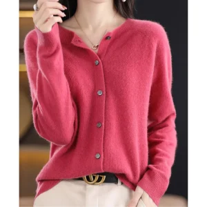 Cardigan girocollo in pura lana merino da donna