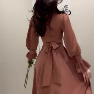 Estela - Abito lungo elegante e semplice con maniche a vescovo