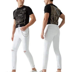 Jeans con strappo sul ginocchio