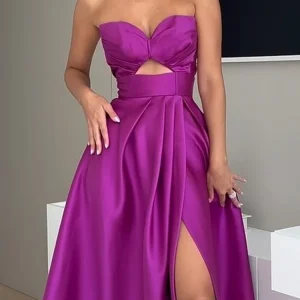 Abito monocolore con spalline senza maniche, a forma di conca