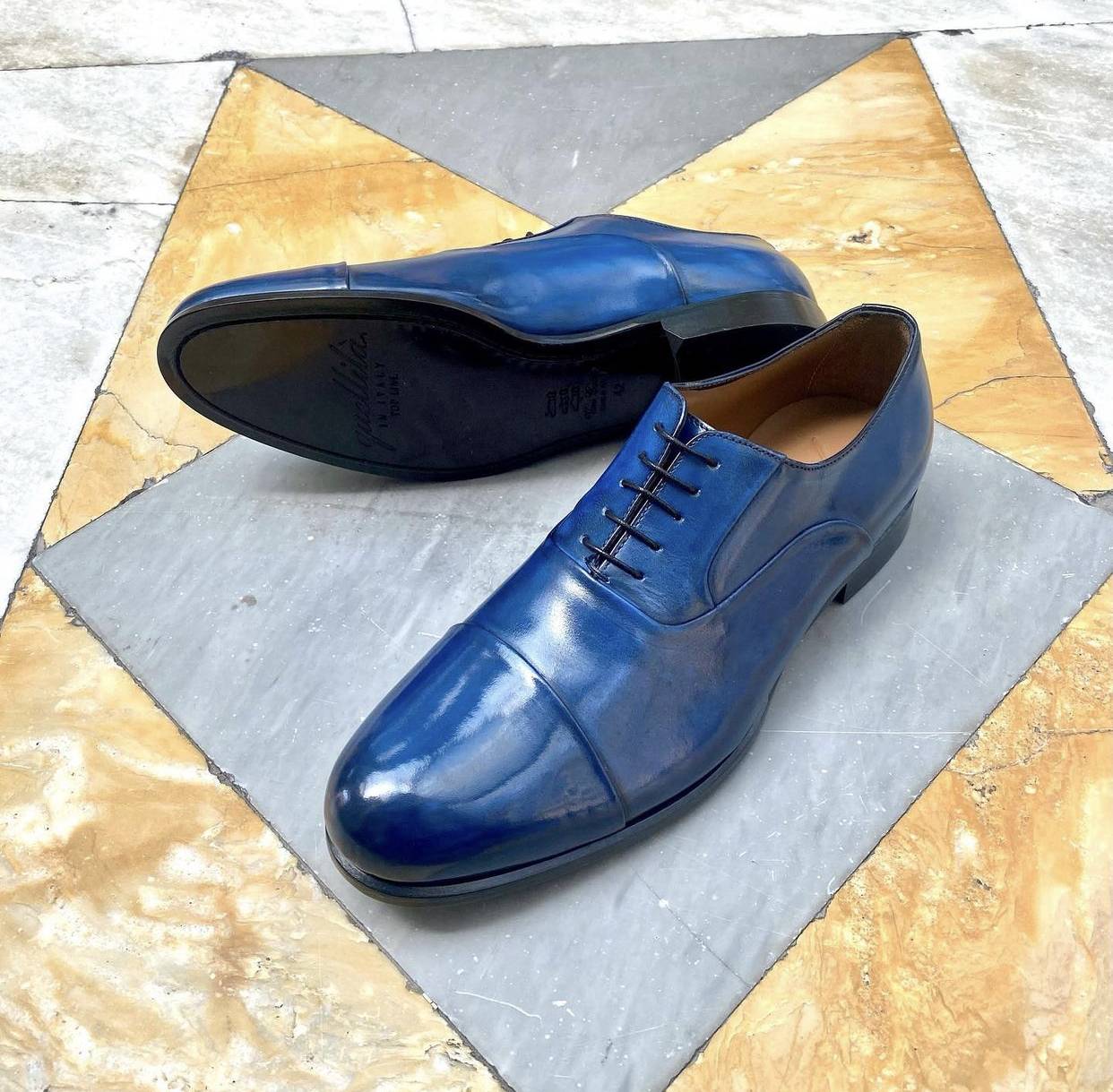 Scarpe Francesine in pelle blu chiaro - immagine 5